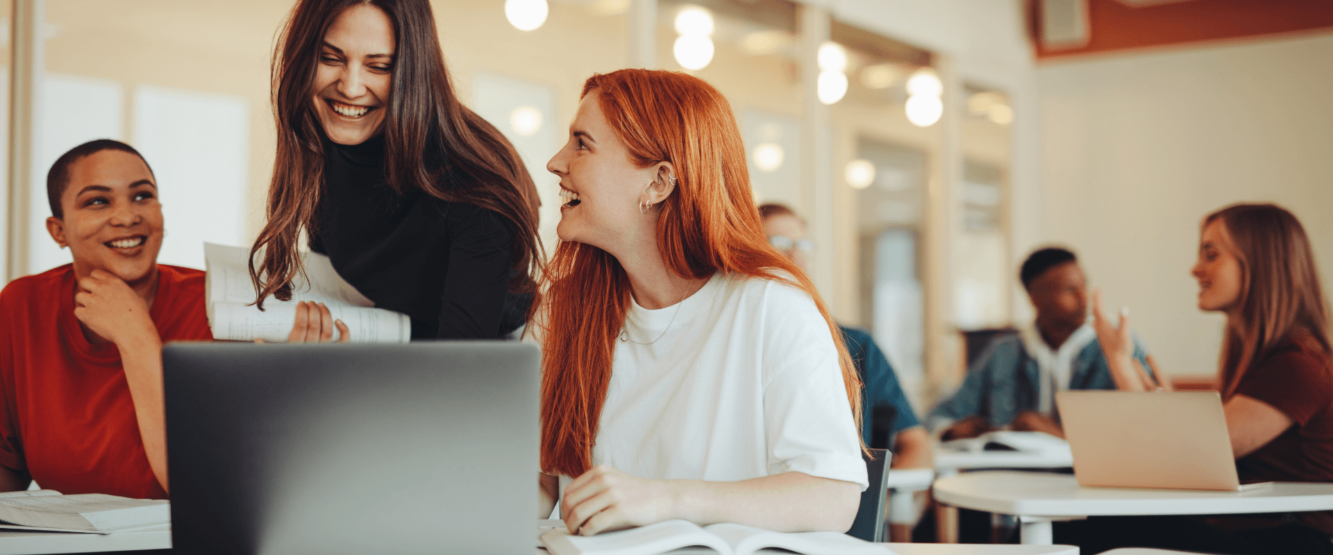 Студенти и екипна комуникация чрез MyPayDay